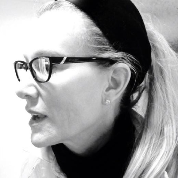 Meet your Posher, J. Savannah - Picture 2 of 4